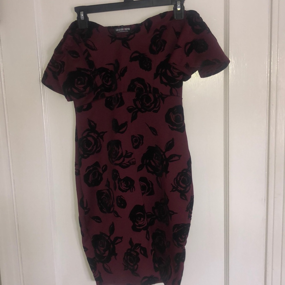 Off the shoulder floral dress 🌺